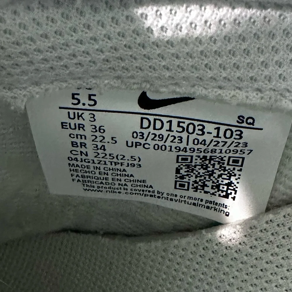 Nike women’s White and Gray Sneakers - Picture 2 of 6